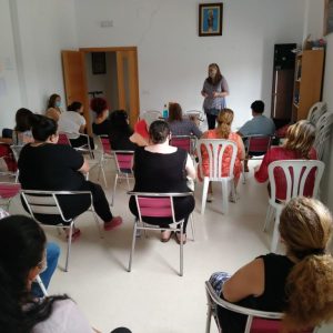 Talleres educativos a pacientes, familiares y cuidadores